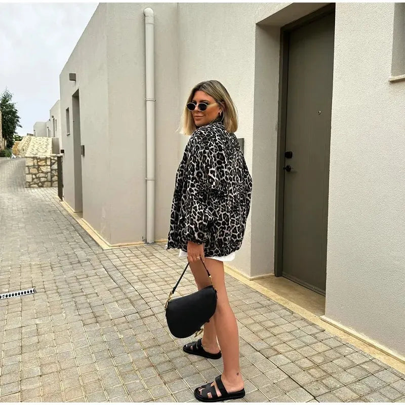 JINORA | Luipaard Print BomberJas Voor Dames - Gedurfd & Elegant