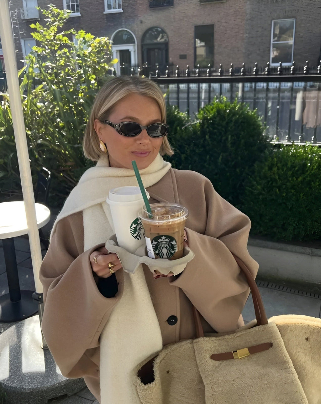 Parisienne Mantel | Korte Damesjas in Wolmix met Knopen – Maison Lioré