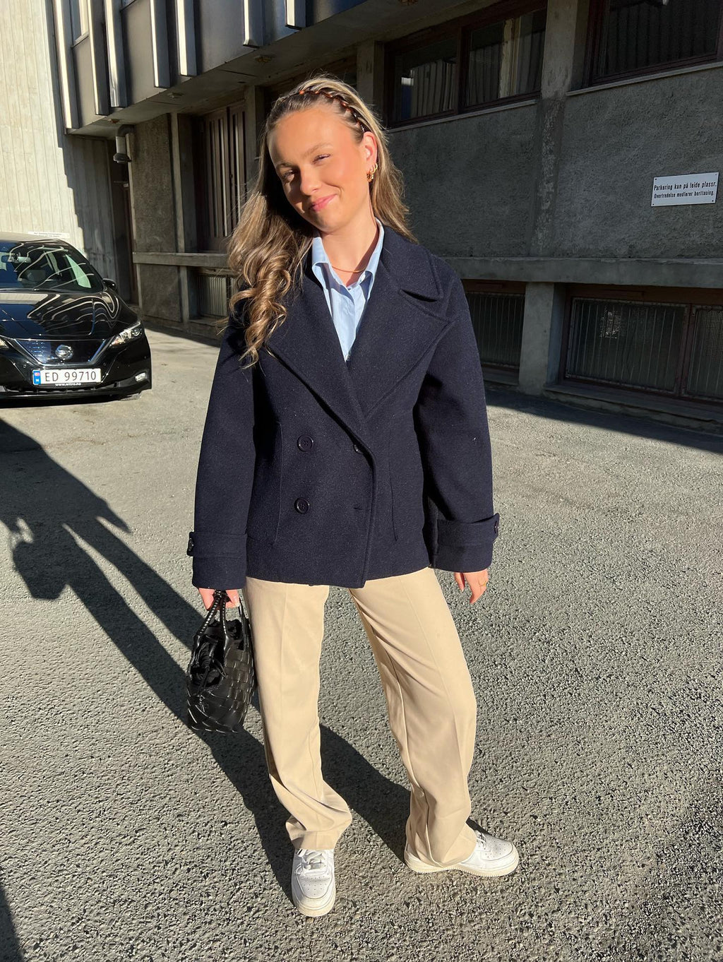 Donkerblauwe korte damesjas met reverskraag – Maison Liore